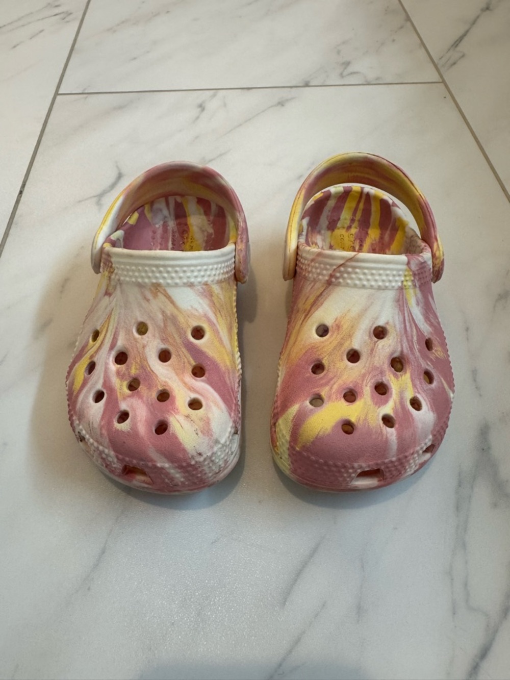 CROCS Kids Marbled Pink White & Yellow Classic Clog
